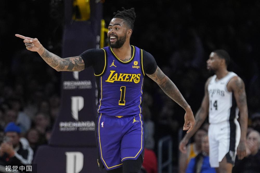 员们错愕不 员们错愕不